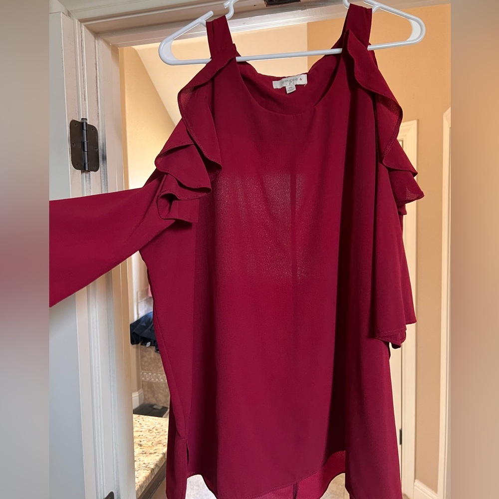 Maroon pickaboo sleeve blouse